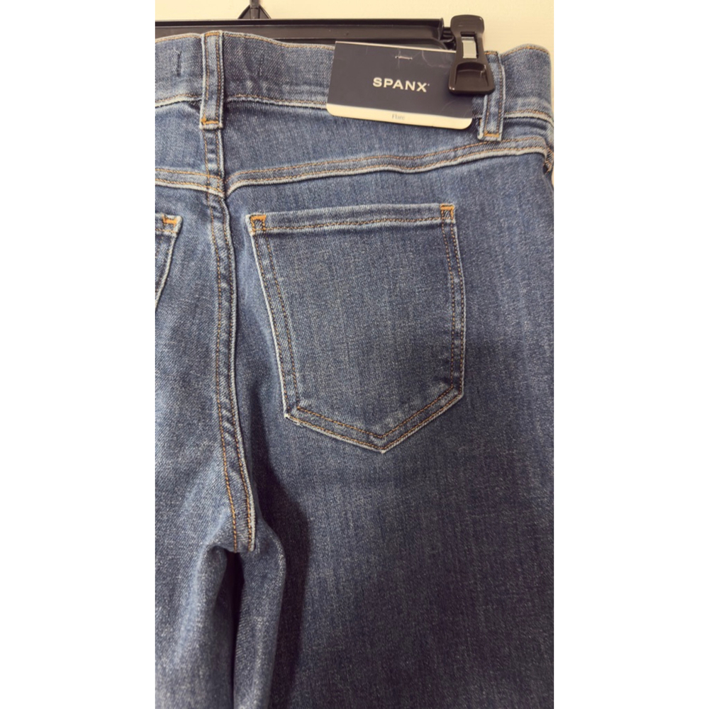 Women's SPANX Blue Flare Jeans Petite size medium - Picture 5 of 6